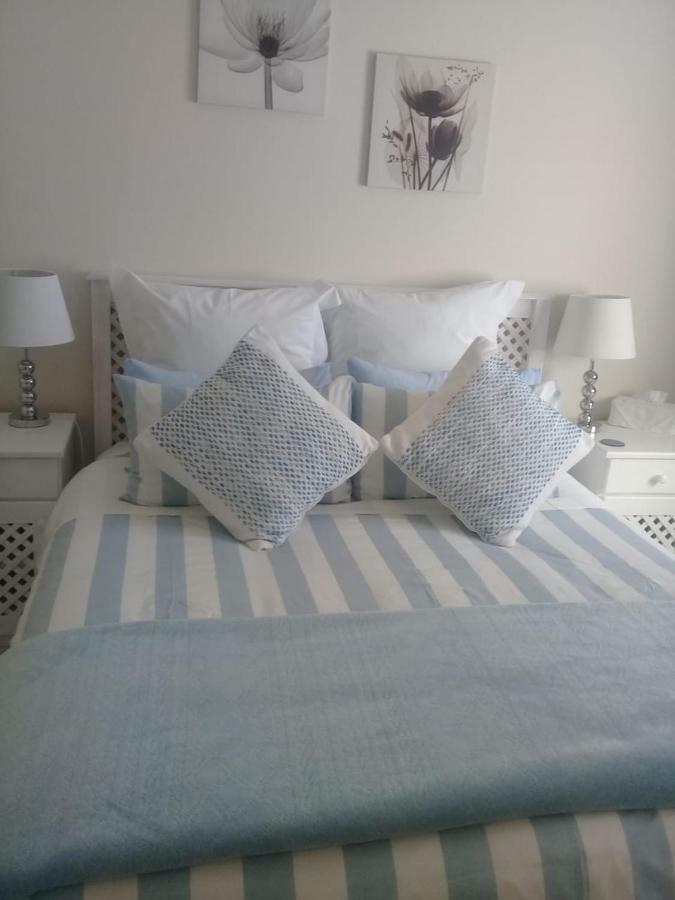 Settle Inn Self Catering Accommodation Colchester Buitenkant foto